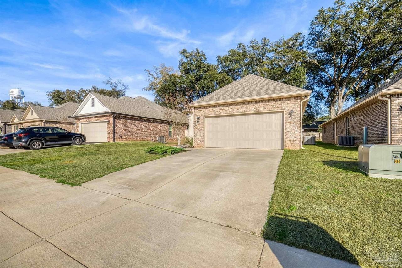 4709 Sago Palm Cir - Photo 5 of 50