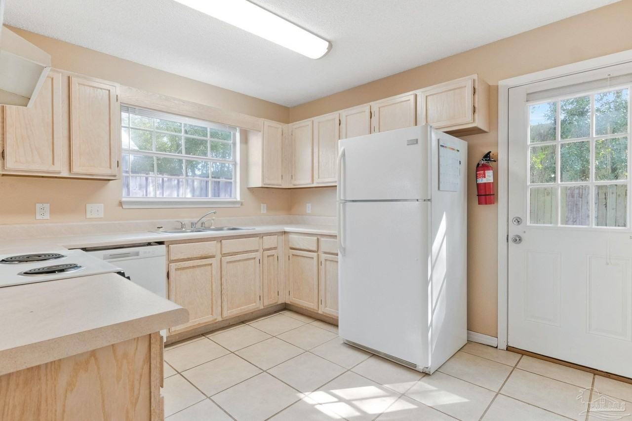 139 Wildflower Ln - Photo 7 of 37