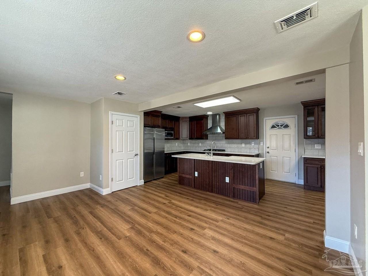 500 N 77th Ave - Photo 3 of 25