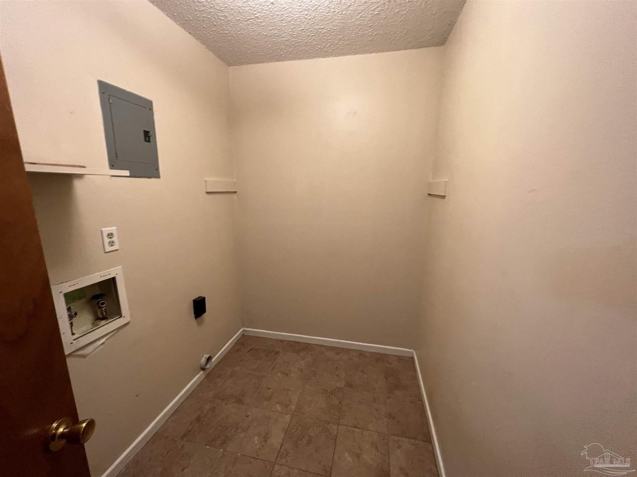 224 Jeffery Ln - Photo 4 of 14