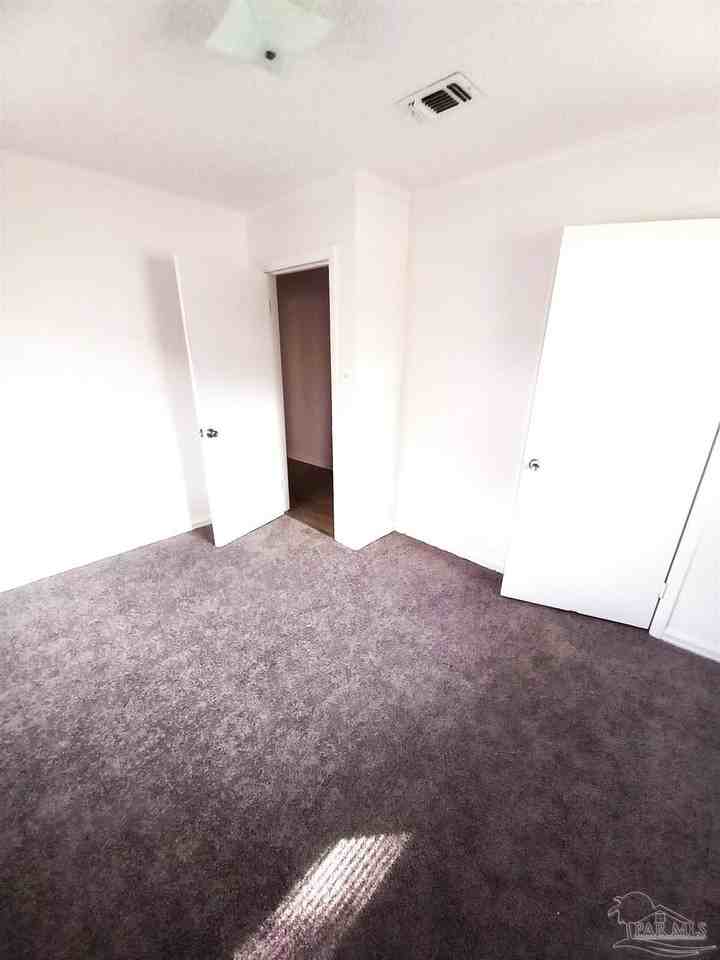 419 N Wentworth St - Photo 6 of 7