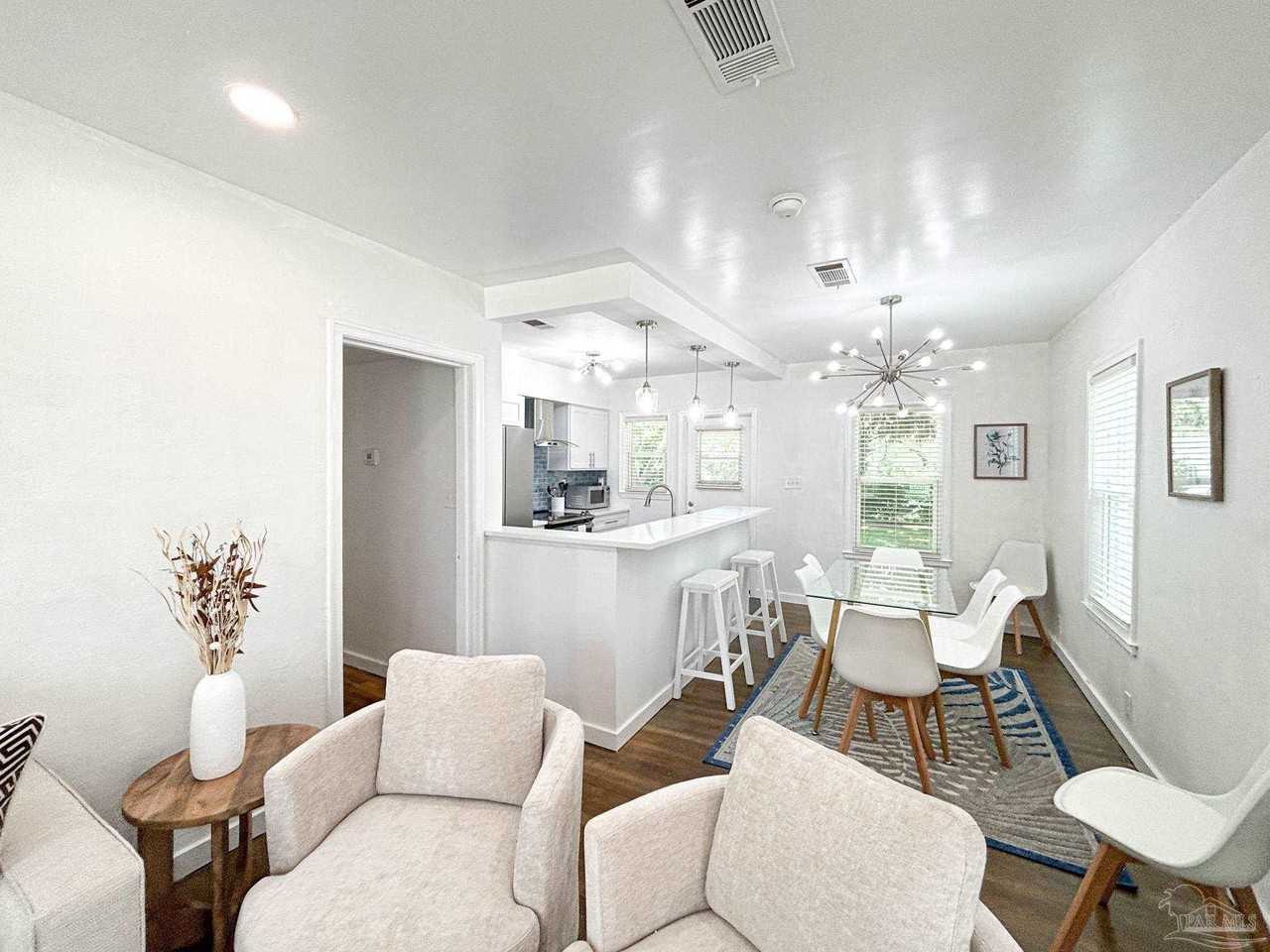 315 Flannan Rd - Photo 4 of 22