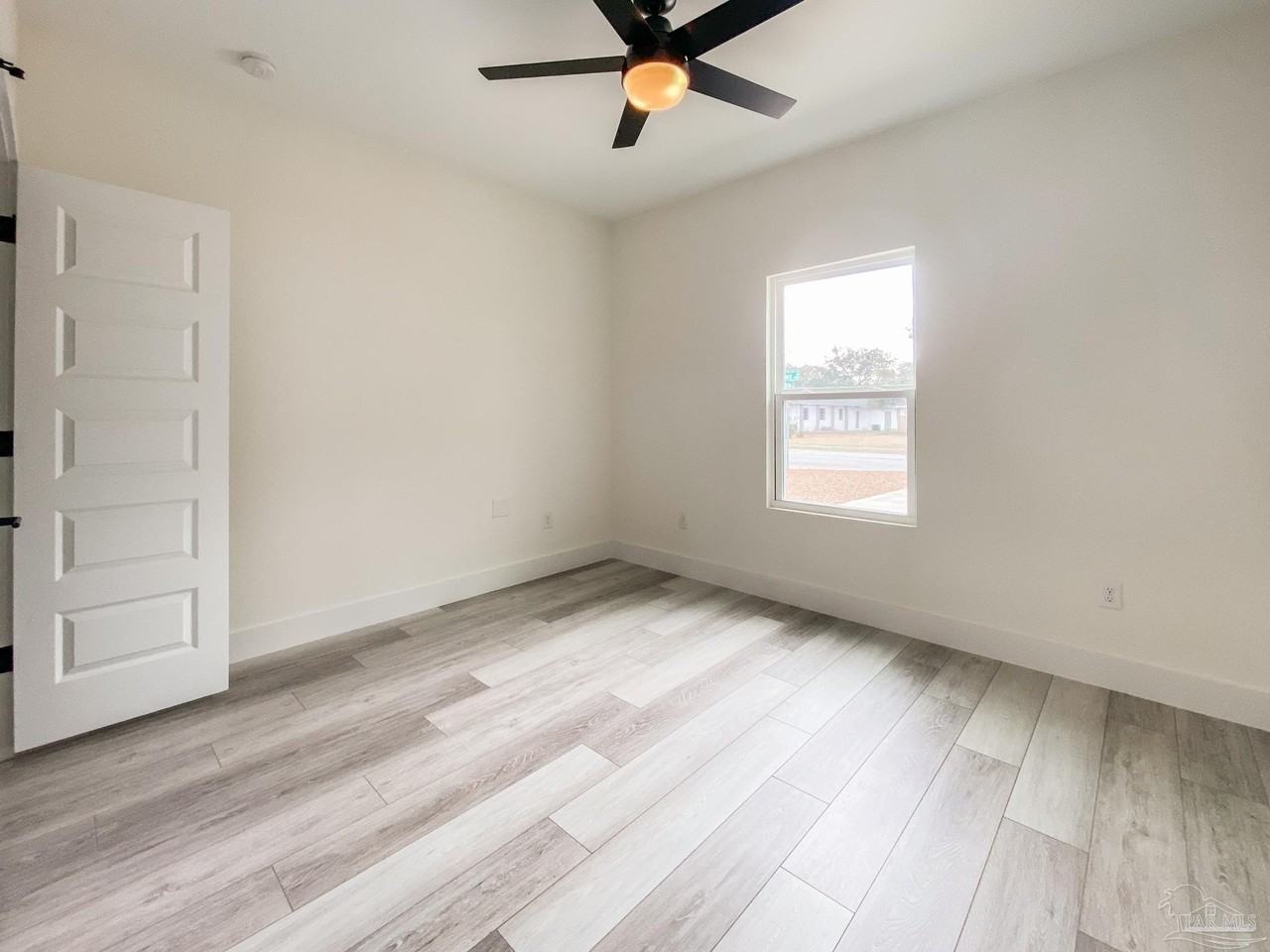 440 Hancock Ln Unit B - Photo 4 of 34