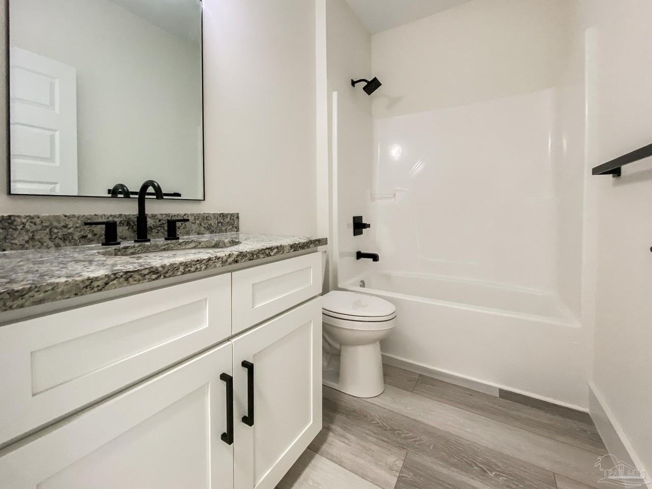 440 Hancock Ln Unit B - Photo 7 of 34