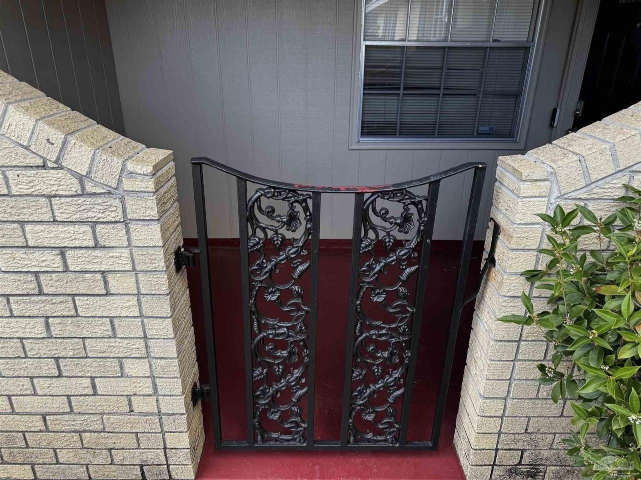 5941 Leesway Blvd - Photo 4 of 38