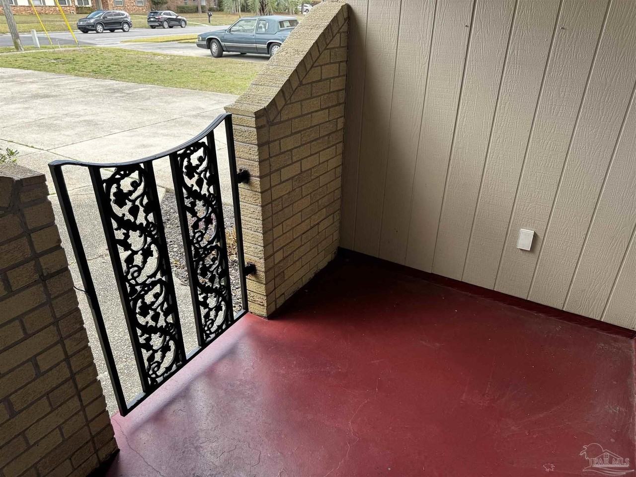 5941 Leesway Blvd - Photo 6 of 38