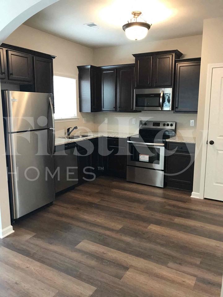 5454 Union Hill Ct - Photo 4 of 21