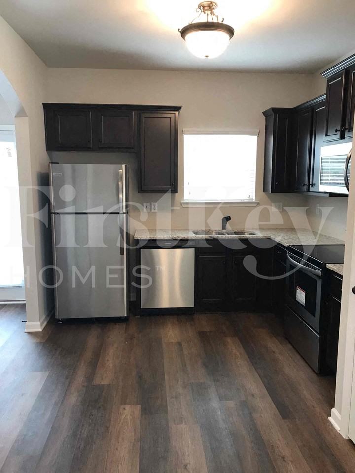 5454 Union Hill Ct - Photo 5 of 21