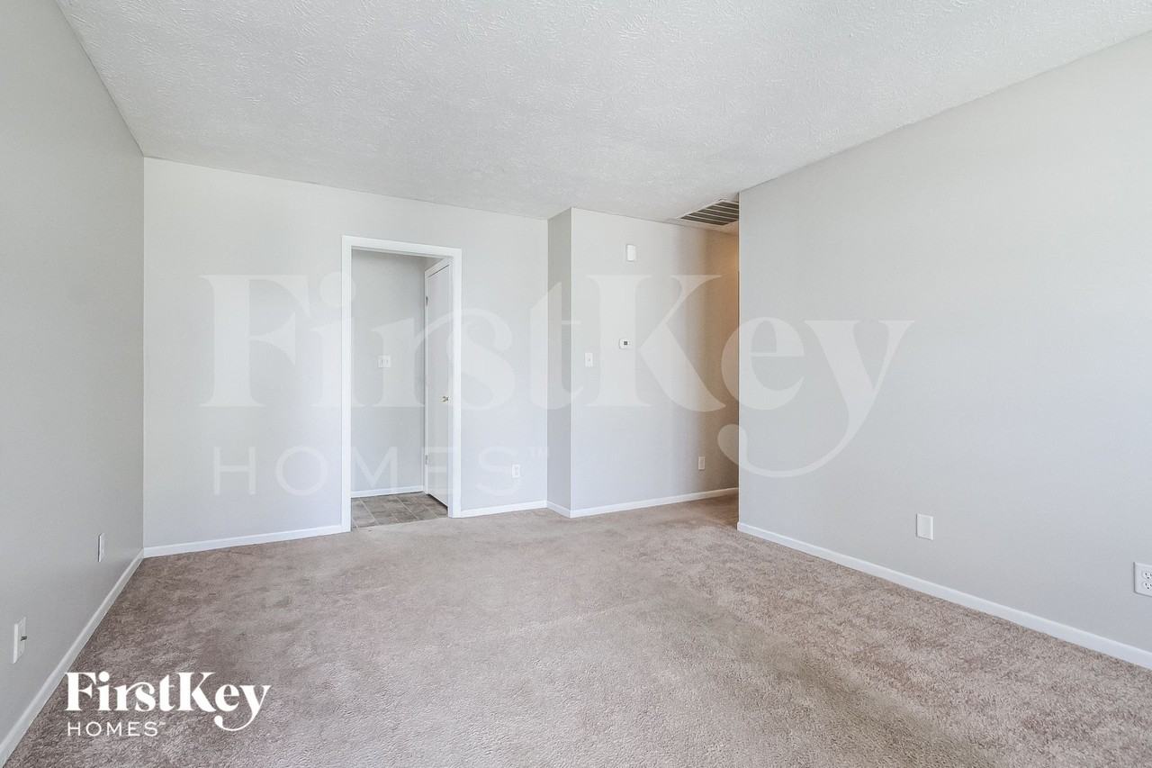 5411 Padre Ln - Photo 2 of 15