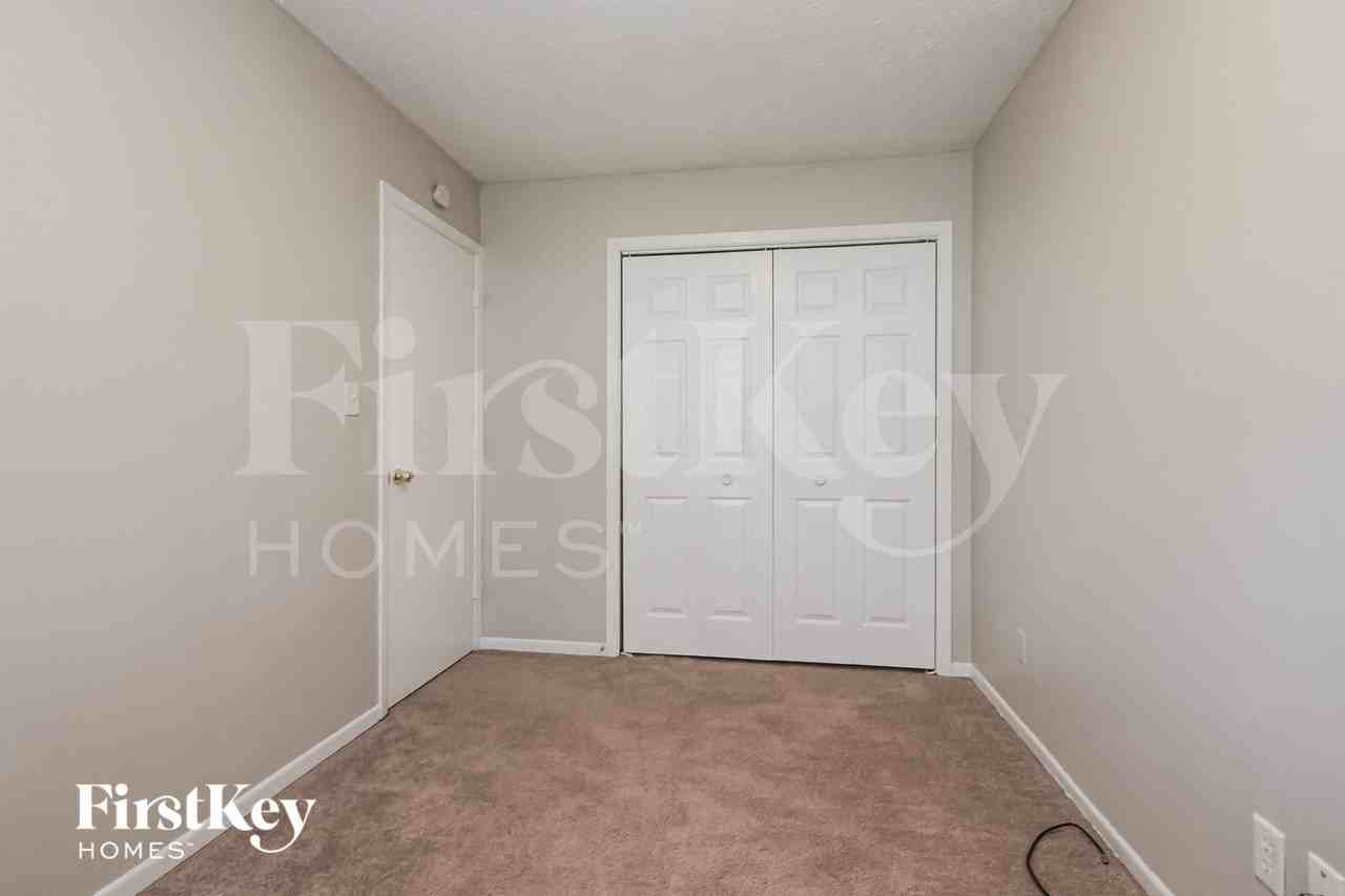 5411 Padre Ln - Photo 6 of 15