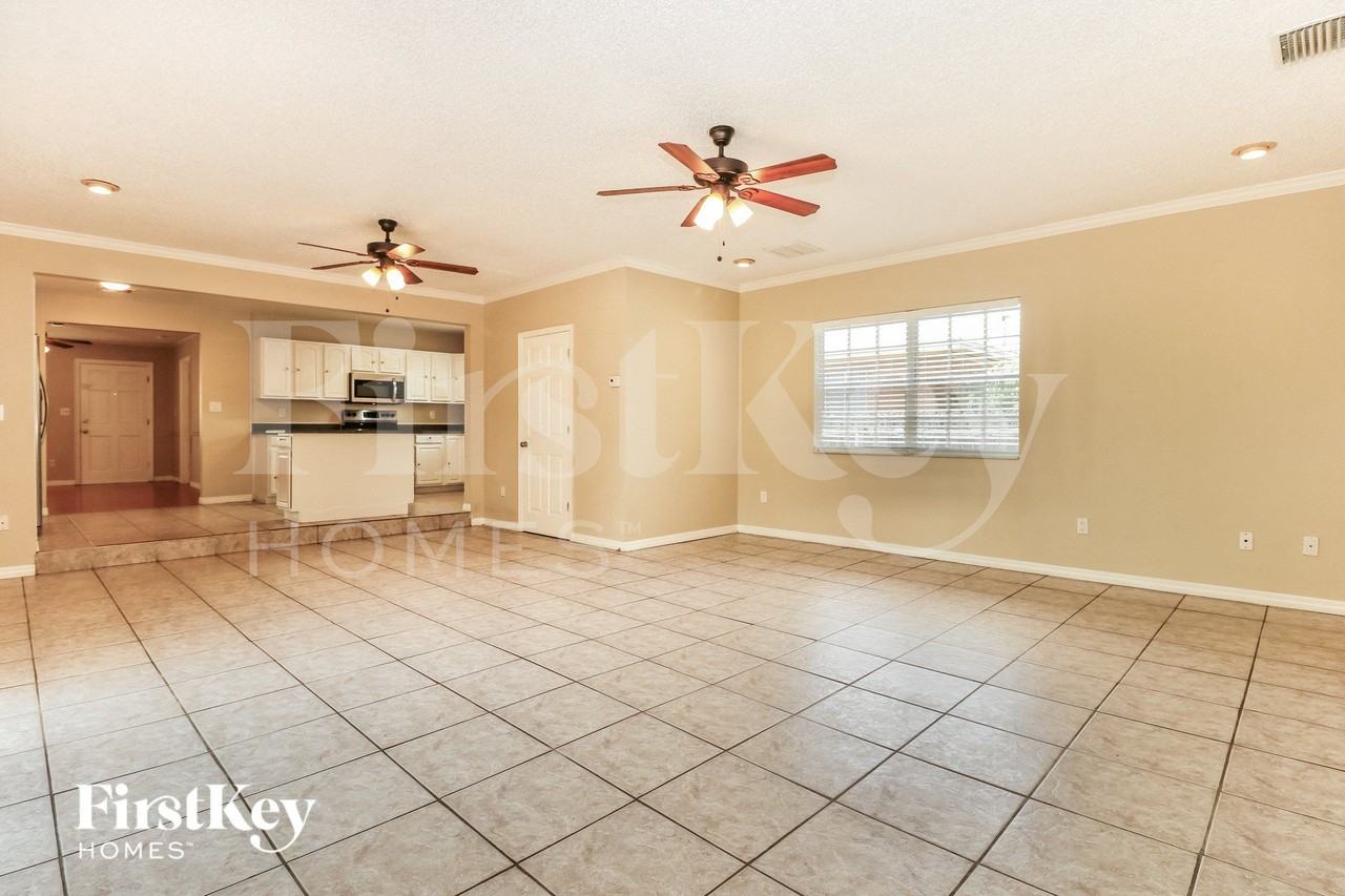 521 65th St N - Photo 3 of 15