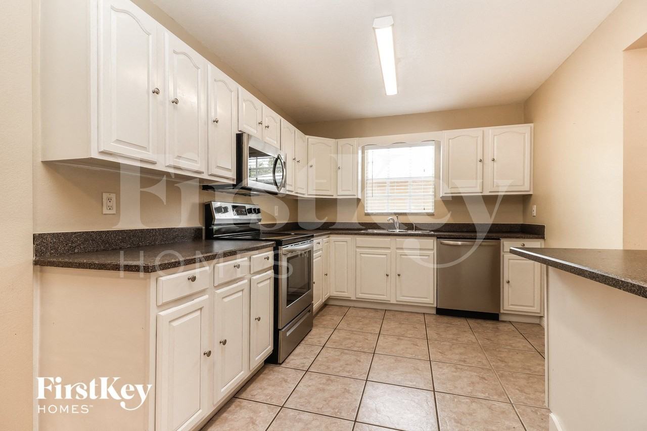 521 65th St N - Photo 5 of 15