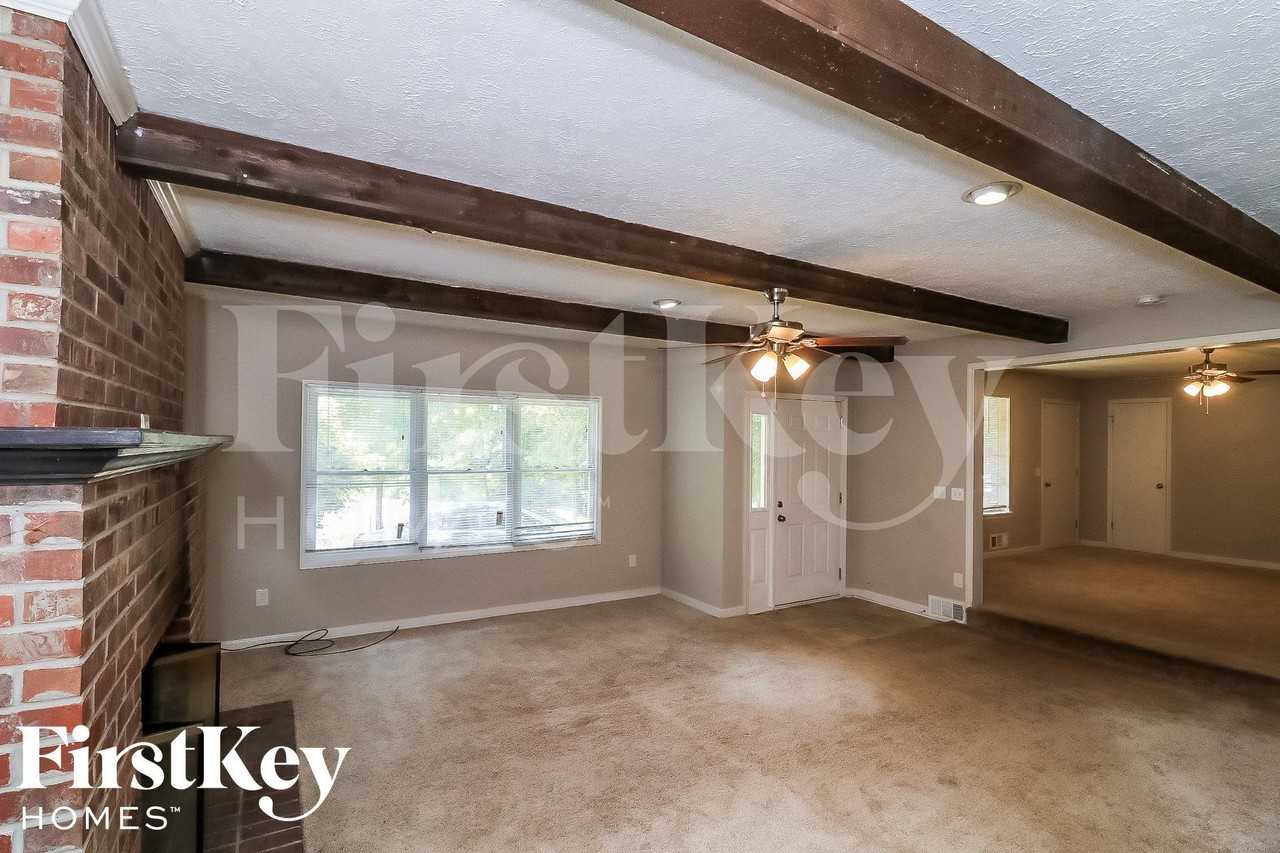 3960 Watkins Way - Photo 6 of 15