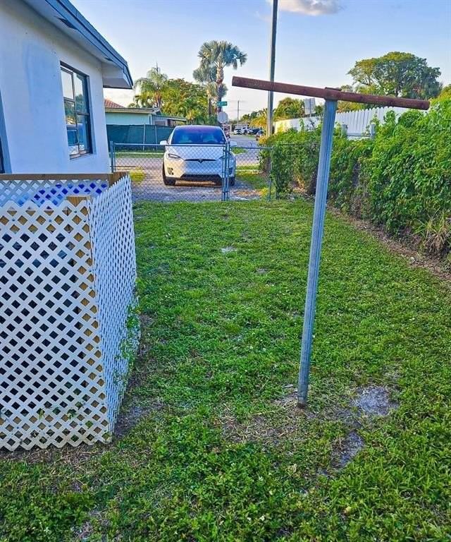 2941 Nw 12th St - Photo 3 of 5