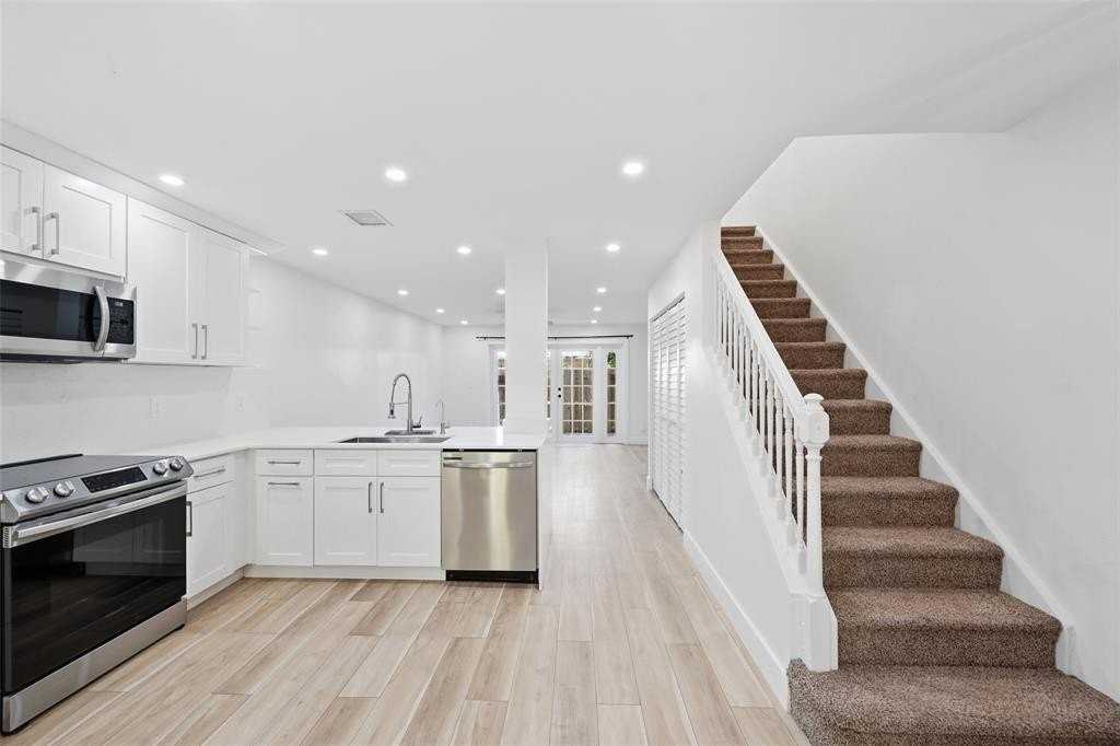 4525 Bougainvilla Dr #5 - Photo 4 of 47