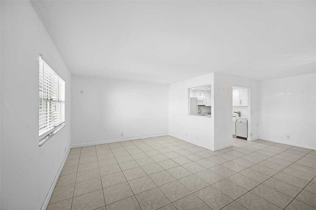 451 Monaco J #J - Photo 5 of 22