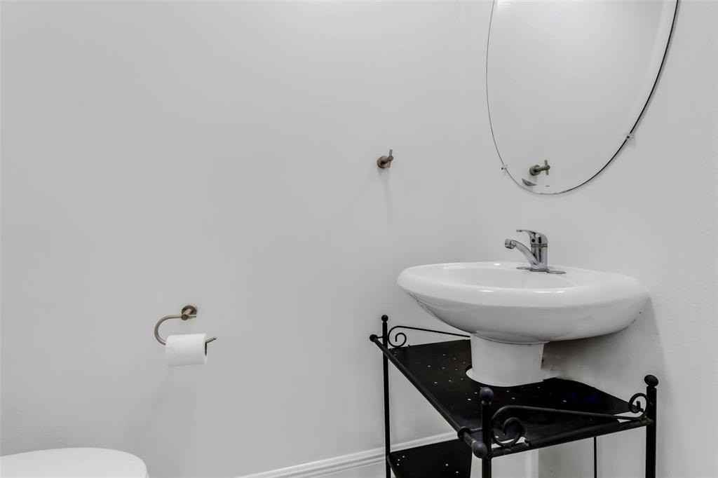 1534 Nw 45th St - Photo 6 of 17