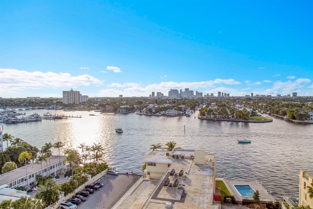 153 N Seabreeze Blvd #804S