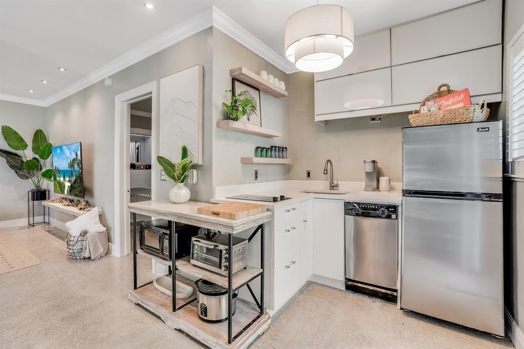 3421 Norfolk St #C - Photo 4 of 13