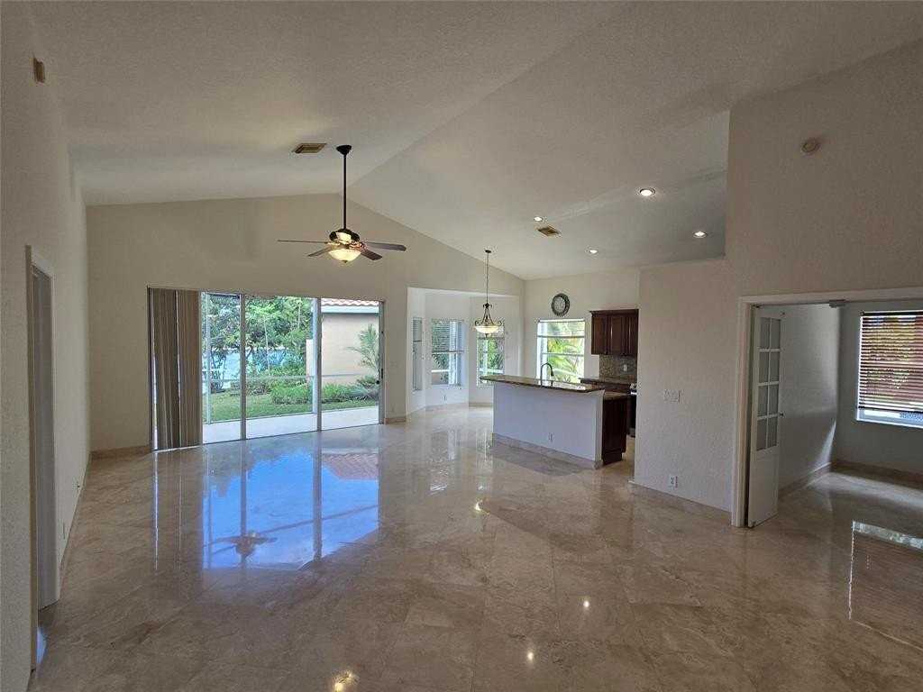 22112 Altona Dr - Photo 7 of 50