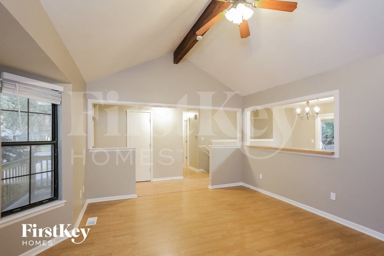 3201 Se 6th Ct - Photo 3 of 15