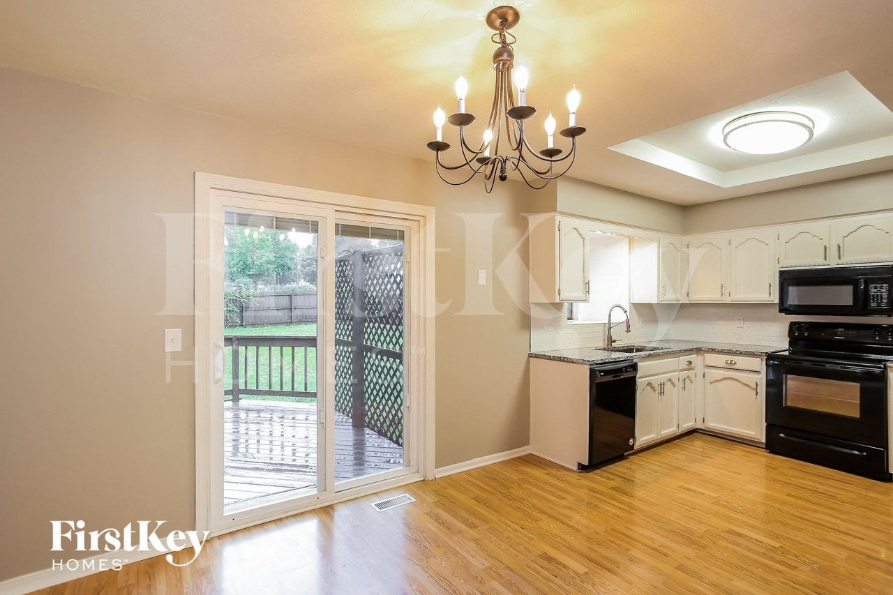 3201 Se 6th Ct - Photo 4 of 15