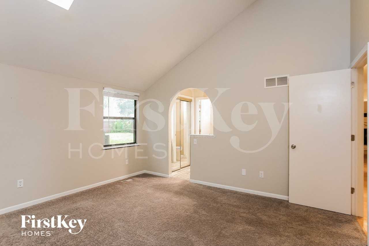 3201 Se 6th Ct - Photo 7 of 15