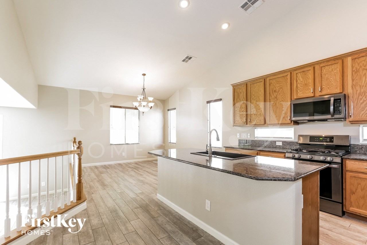 3037 Winter Sunset Ave - Photo 6 of 15