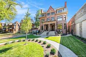 featured image of 701 W Canfield St #4