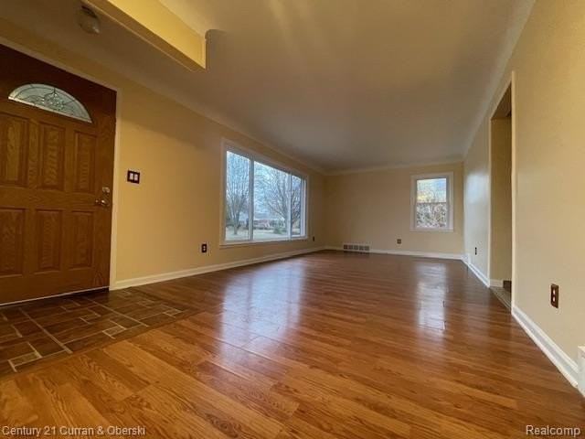 7053 Robindale Ave - Photo 3 of 8