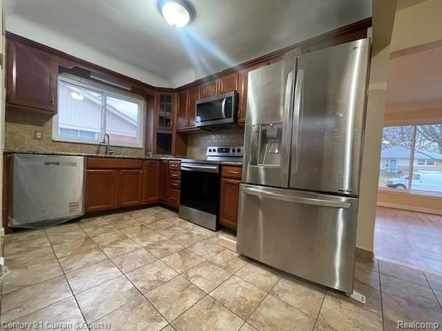 7053 Robindale Ave - Photo 4 of 8