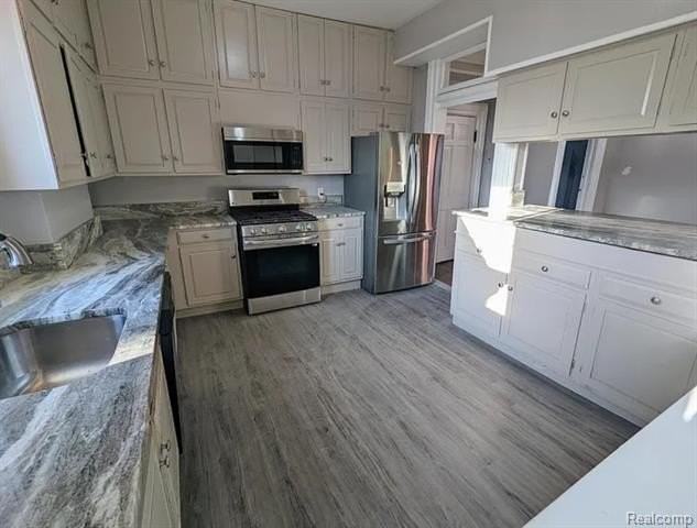 669 W Canfield St #2 - Photo 4 of 14