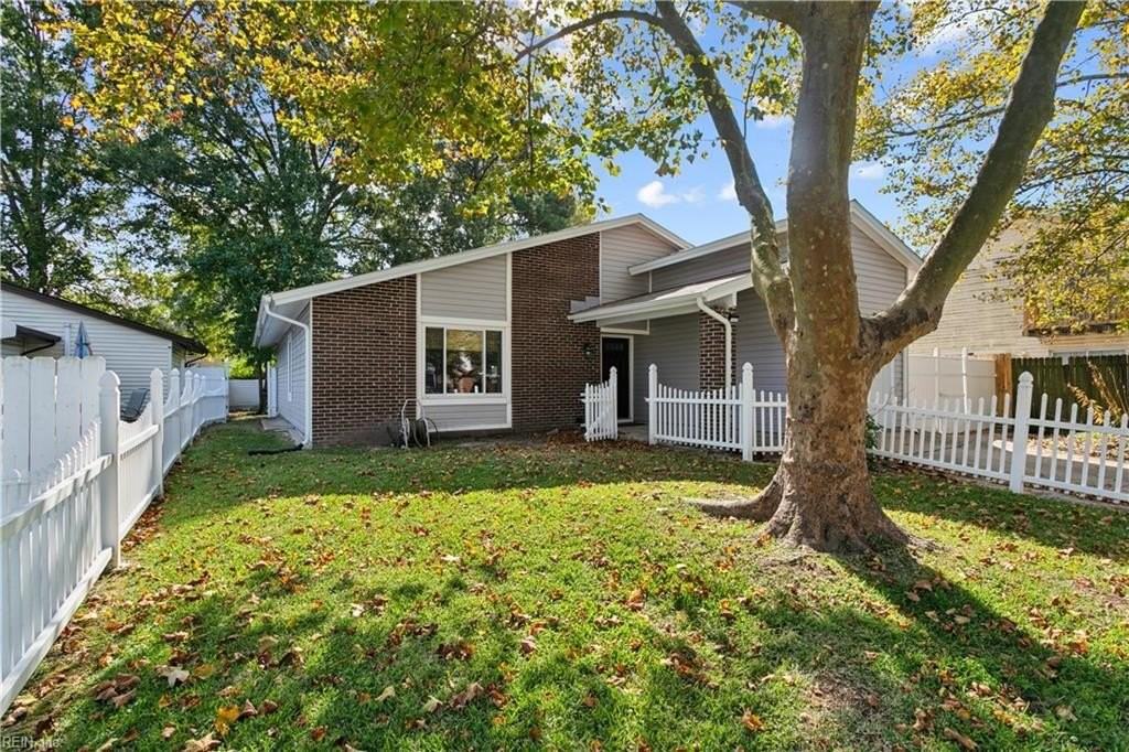 630 Orangewood Dr - Photo 3 of 44