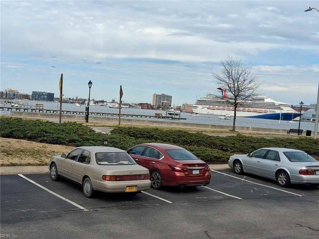 340 Worthington Sq - Photo 3 of 36