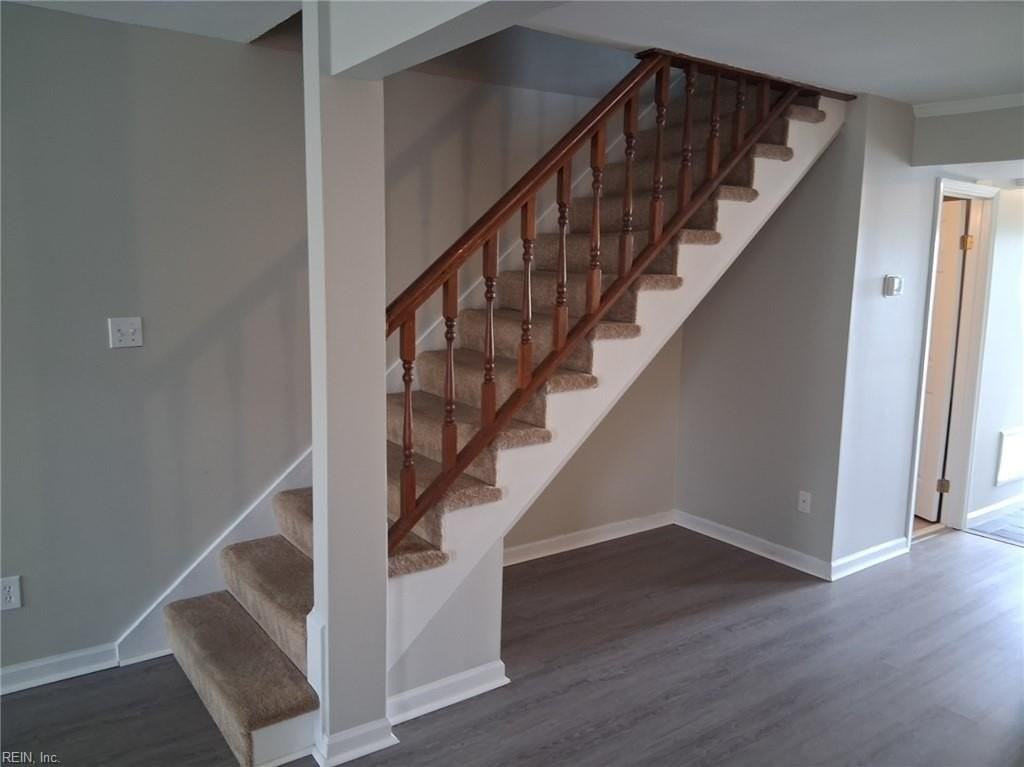 340 Worthington Sq - Photo 5 of 36