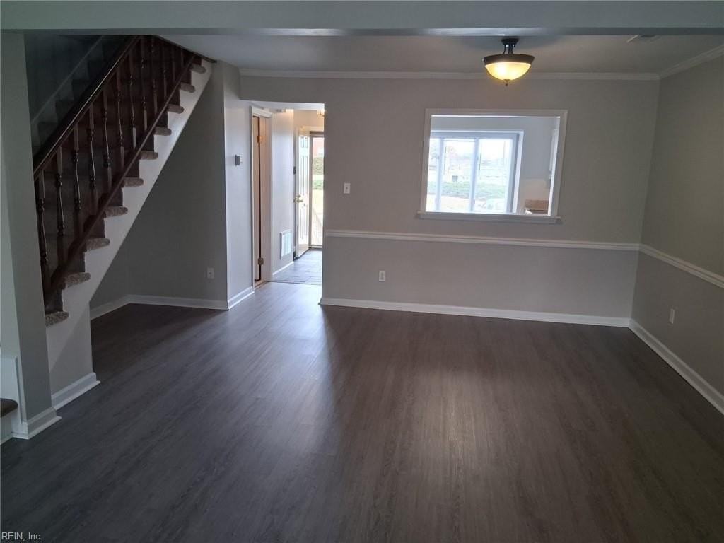 340 Worthington Sq - Photo 7 of 36