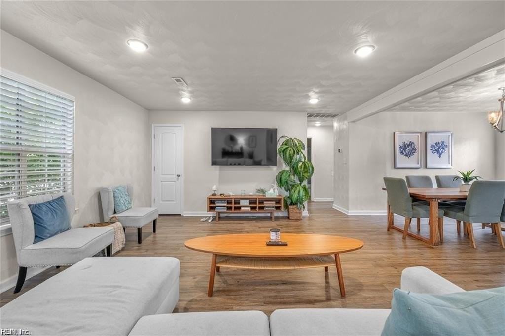 9429 Chesapeake St - Photo 5 of 16