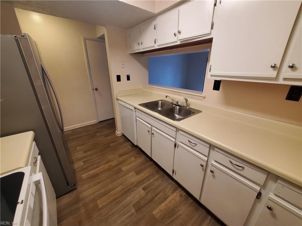 4049 Midlands Rd - Photo 6 of 8