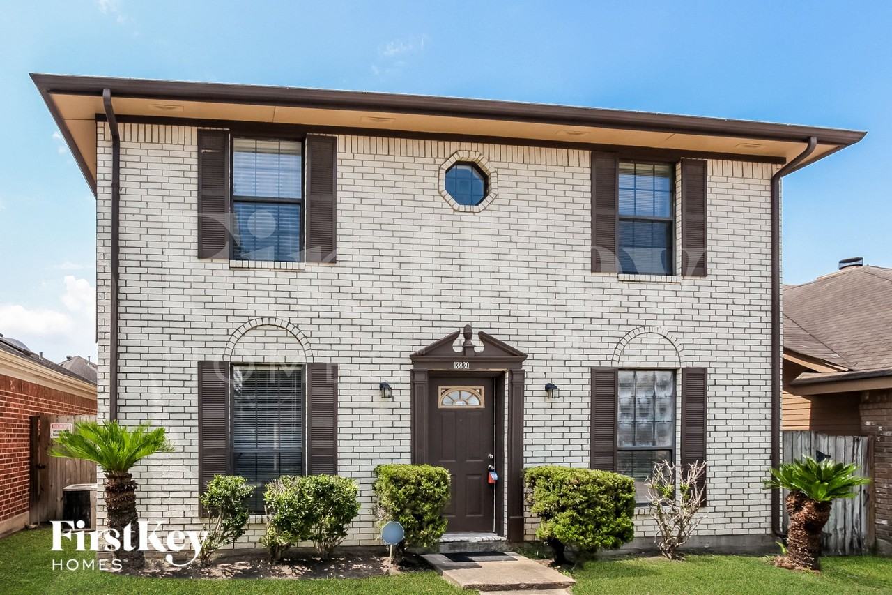 13830 Purplemartin St - Photo 2 of 15