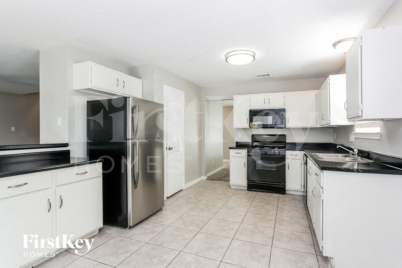 13830 Purplemartin St - Photo 6 of 15