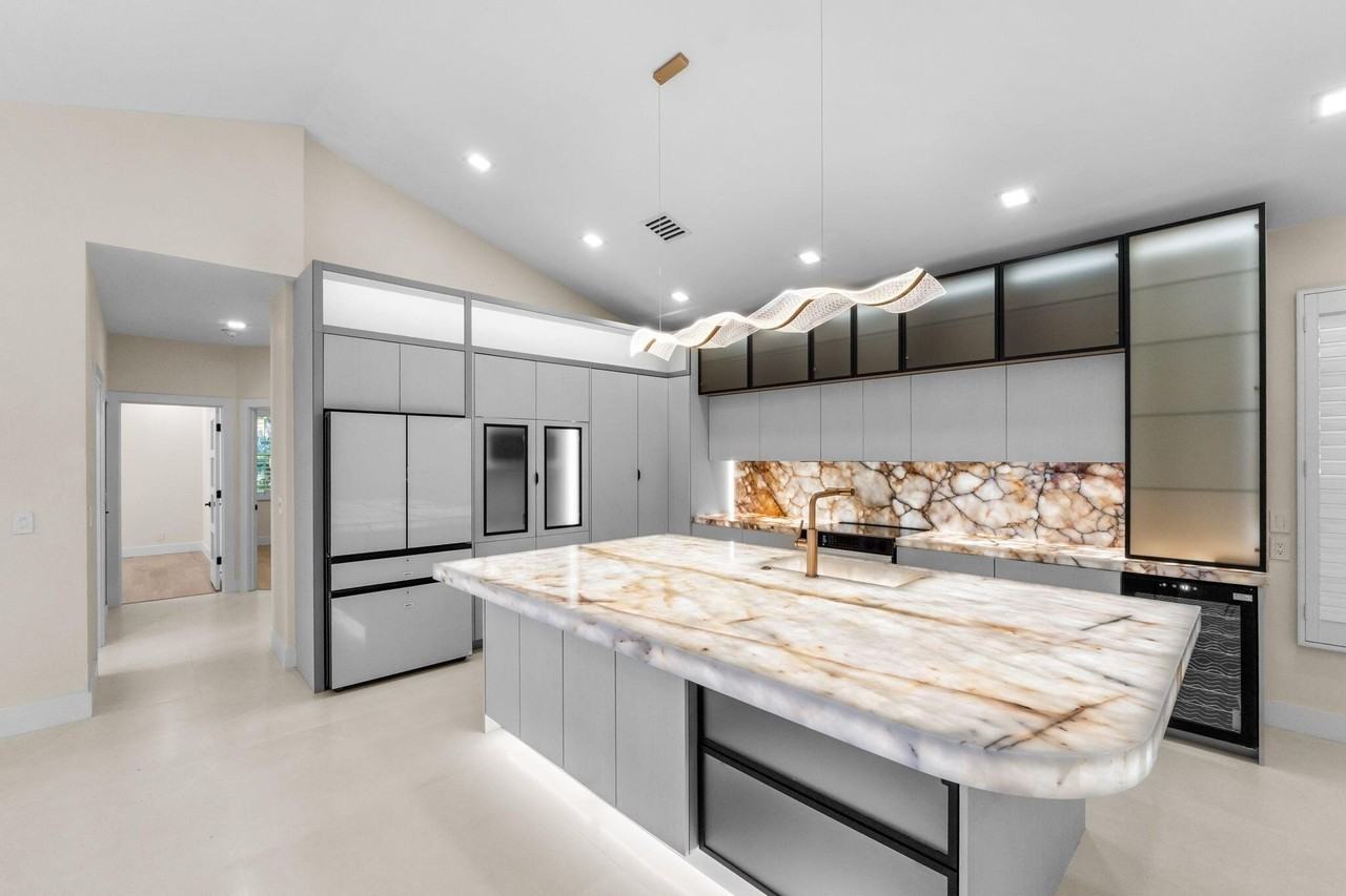 7686 La Corniche Cir - Photo 5 of 35