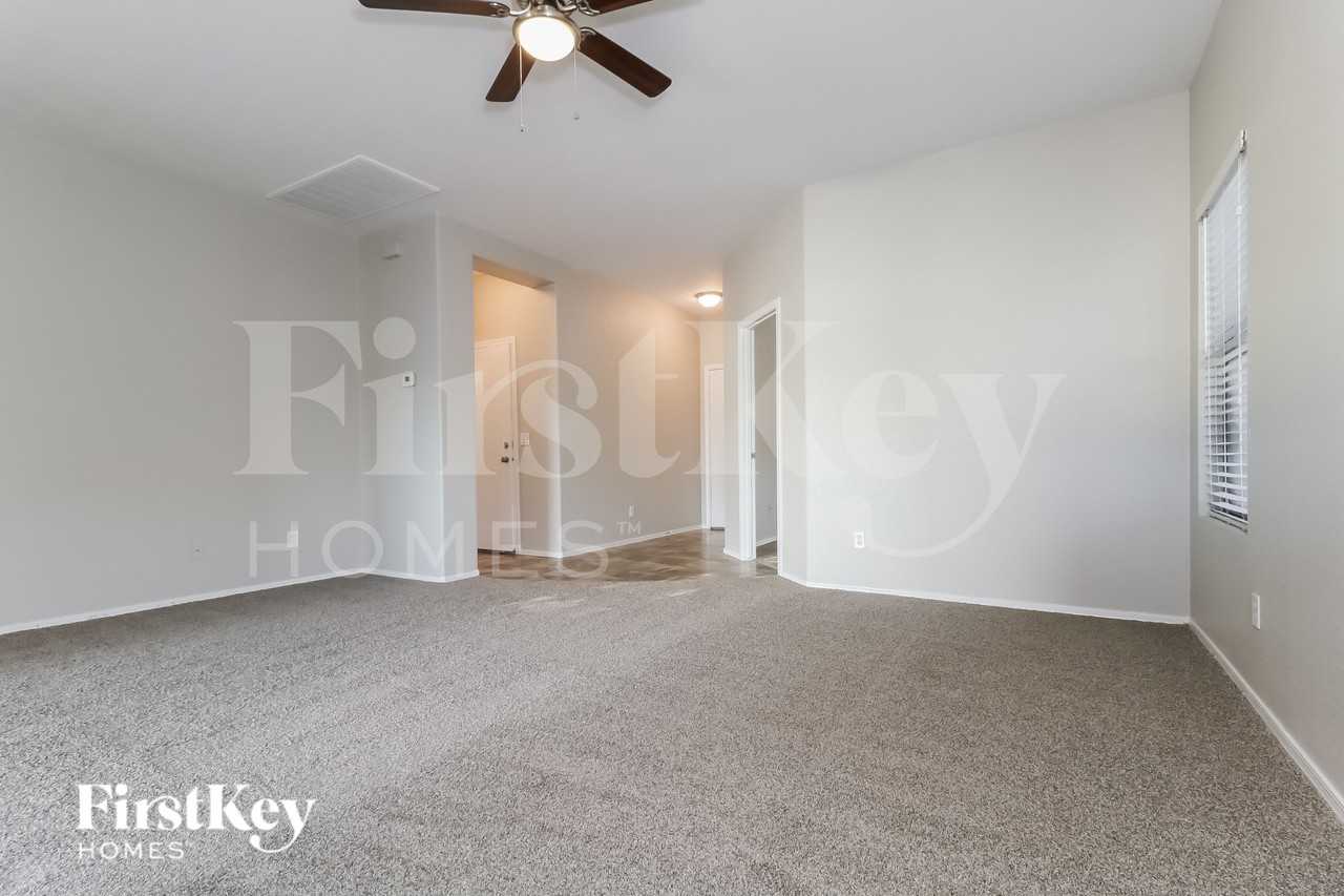 11518 N 154th Ln - Photo 3 of 15