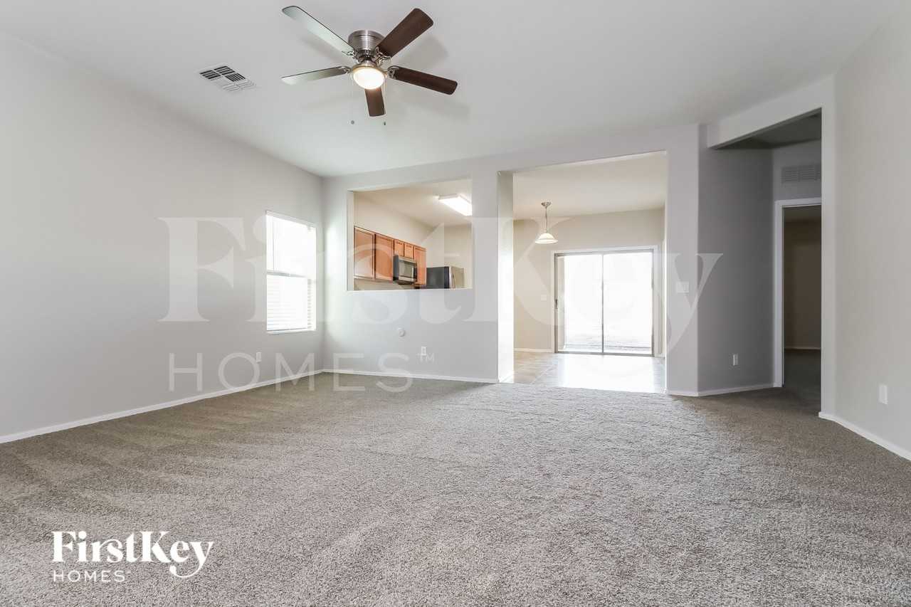 11518 N 154th Ln - Photo 4 of 15