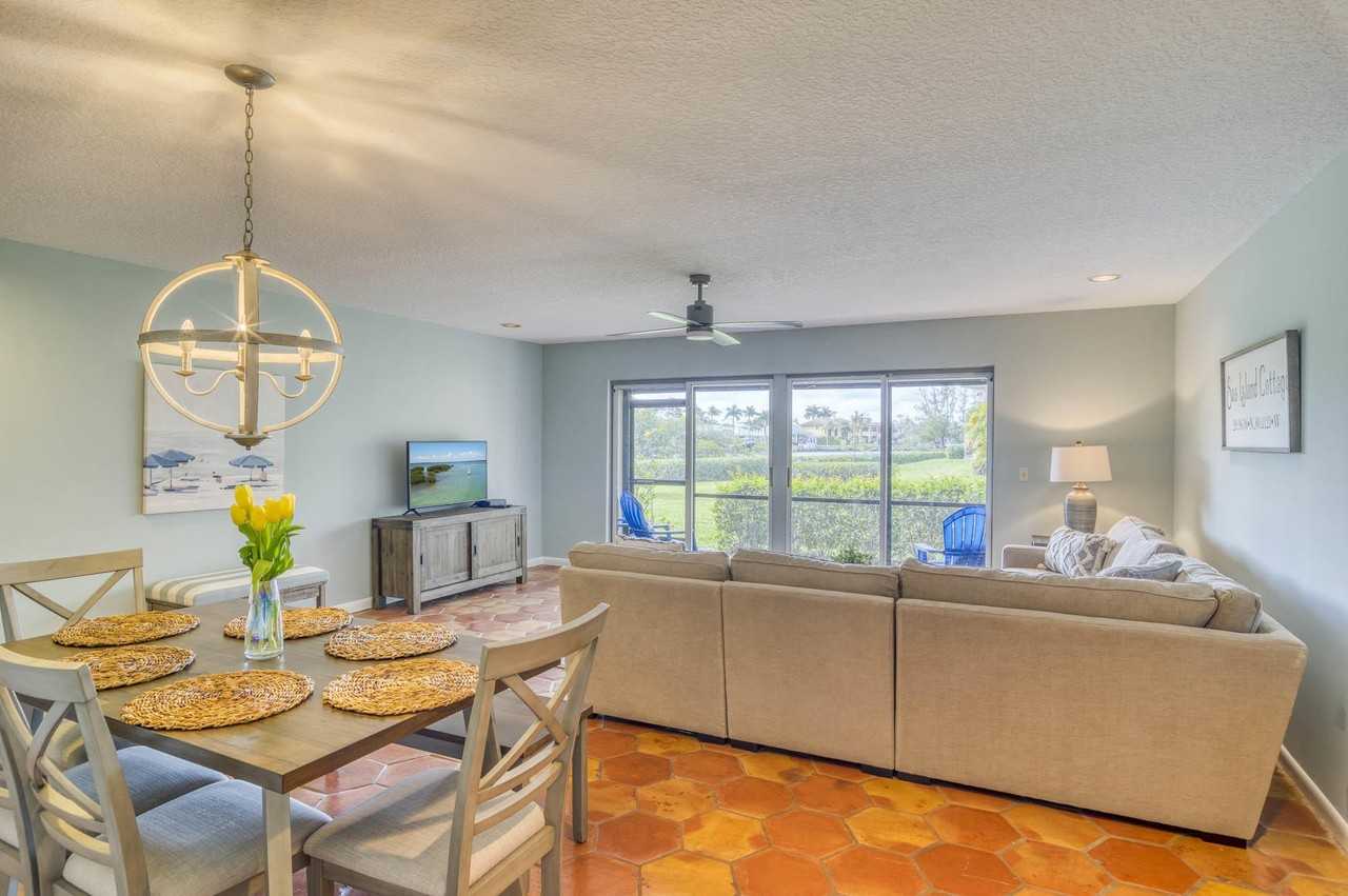 9170 Se Riverfront Ter #E - Photo 4 of 33