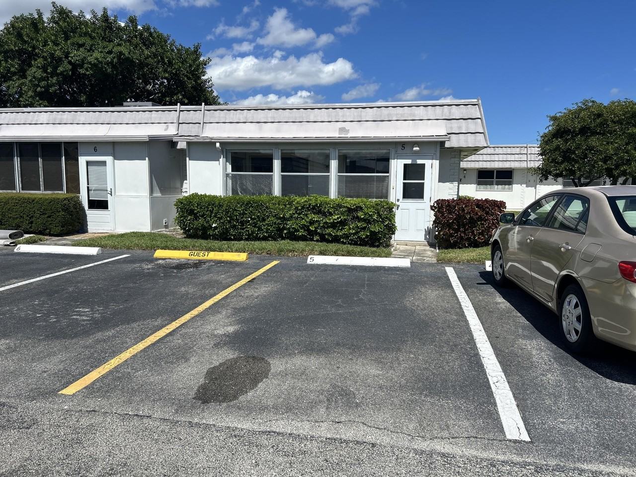 5 Valencia A - Photo 2 of 13