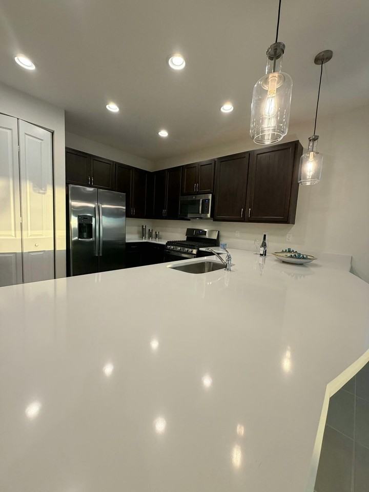 11938 Sw Seaway St - Photo 6 of 23