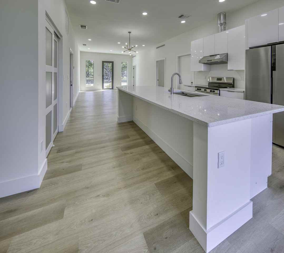 4855 Elmhurst Rd - Photo 7 of 36