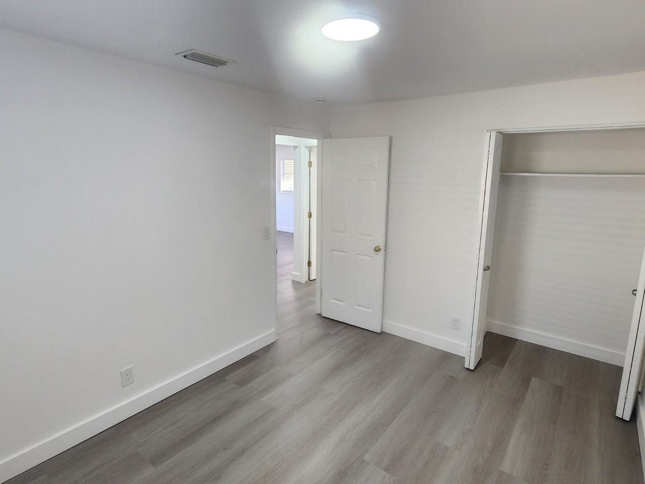 1617 N J St - Photo 5 of 8