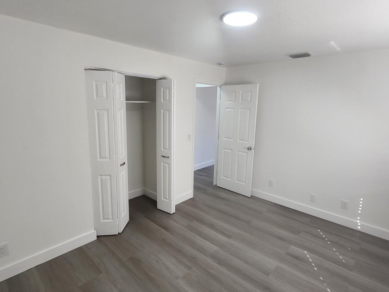 1617 N J St - Photo 6 of 8