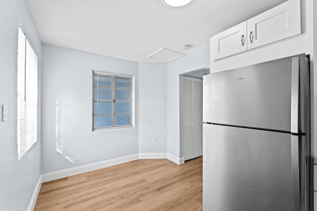 3800 10th Ave N - Photo 4 of 20